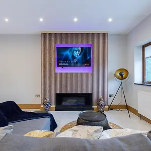  Apartment Boutique Acre Views