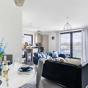  Apartment Livestay-new Private Building Minutes From Heathrow